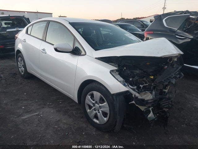 KIA FORTE LX 2018 3KPFL4A74JE268496 Image 1