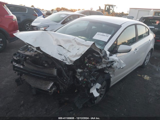 KIA FORTE LX 2018 3KPFL4A74JE268496 Image 2
