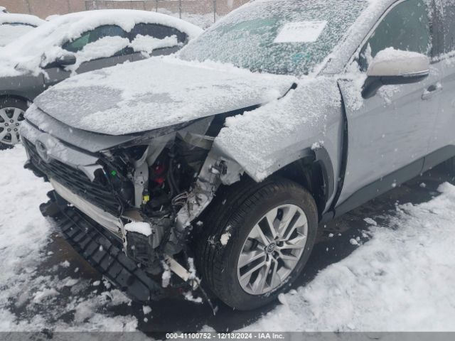 2T3A1RFV1KW038490 Toyota Rav4 Xle Premium