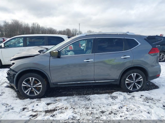JN8AT2MV7HW271485 Nissan Rogue Sl