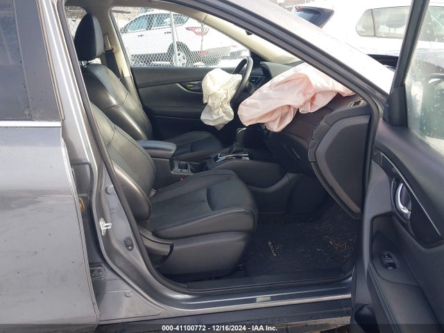 JN8AT2MV7HW271485 Nissan Rogue Sl