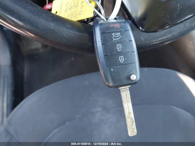 KIA Soul 2016 KNDJN2A21G7256117 Image 11