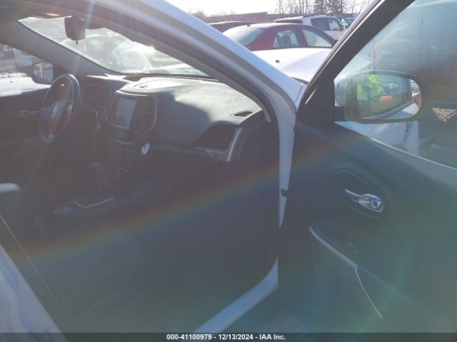 1C4PJMCB5HW583089 Jeep Cherokee Latitude 4x4