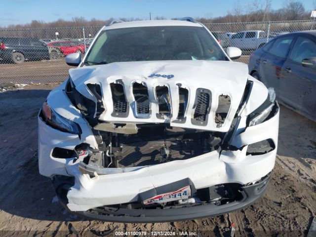 1C4PJMCB5HW583089 Jeep Cherokee Latitude 4x4