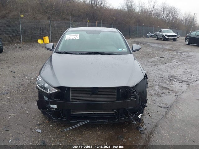 Hyundai ELANTRA SE 2018 5NPD74LF3JH332054 Image 12