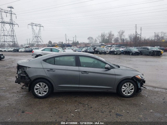 Hyundai ELANTRA SE 2018 5NPD74LF3JH332054 Image 13