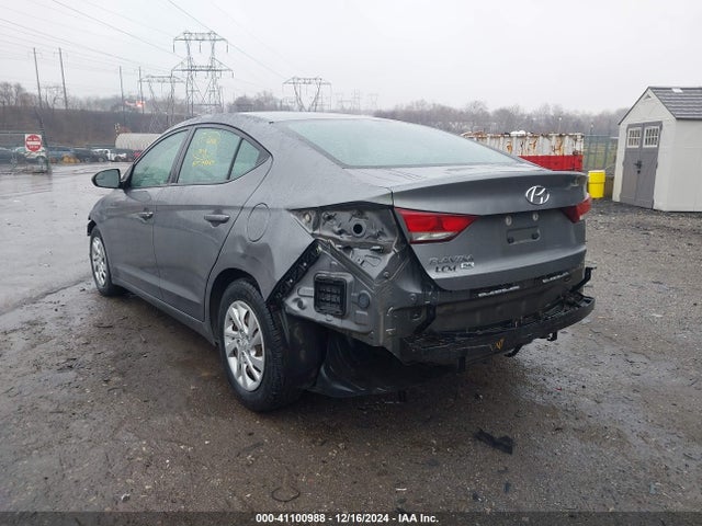 Hyundai ELANTRA SE 2018 5NPD74LF3JH332054 Image 17