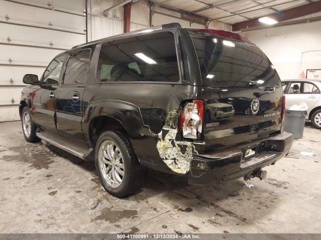 2005 CADILLAC ESCALADE ESV 3GYFK66N75G293404 Photo 2