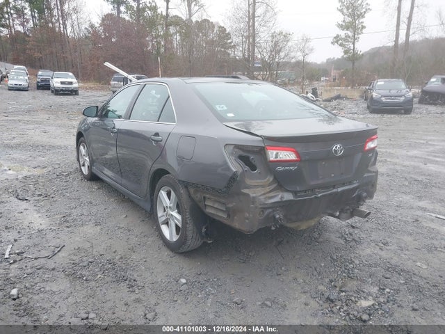 41101003 :رقم المزاد ، 4T1BF1FK0DU256588 vin ، 2013 Toyota Camry Se مزاد بيع