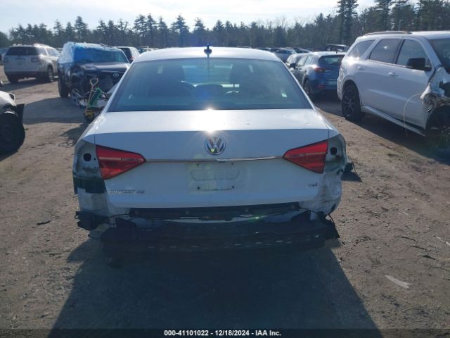 1VWBS7A31GC016170 Volkswagen Passat 1.8t Se
