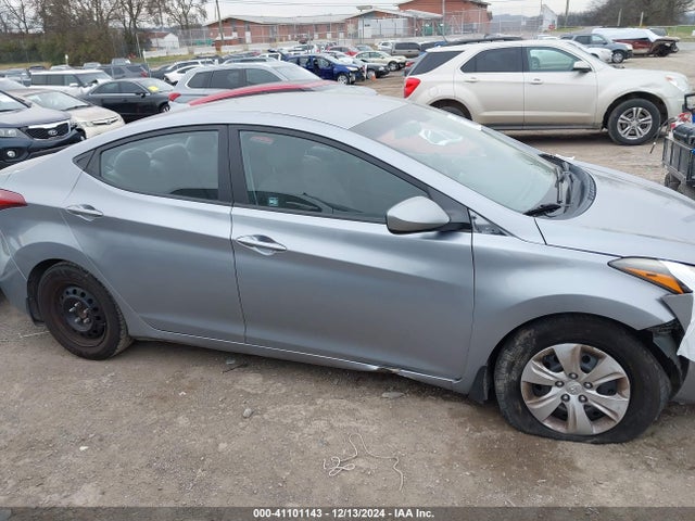 Hyundai ELANTRA SE 2016 5NPDH4AE2GH784173 Image 13