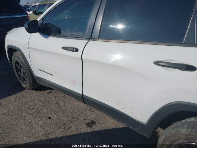1C4PJLABXEW154393 Jeep Cherokee Sport