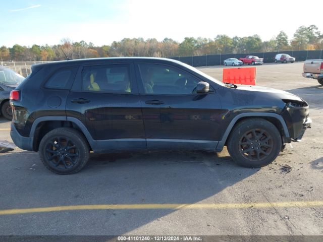 1C4PJLABXFW597094 Jeep Cherokee Sport