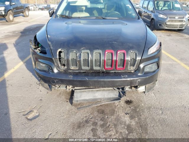 1C4PJLABXFW597094 Jeep Cherokee Sport