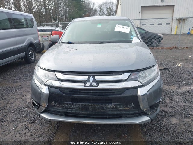 Mitsubishi Outlander Es 2018 JA4AD2A30JZ038235 Image 11