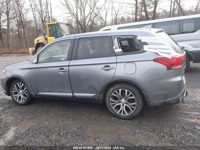 Mitsubishi Outlander Es 2018 JA4AD2A30JZ038235 Image 13