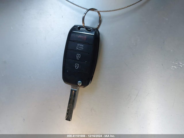 KIA Optima Lx 2015 KNAGM4A74F5584112 Image 11