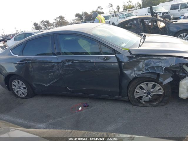3FA6P0G79KR135513 Ford FUSION S