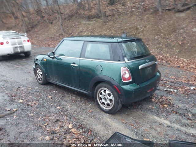 2012 MINI COOPER WMWSU3C55CT263316 Photo 2