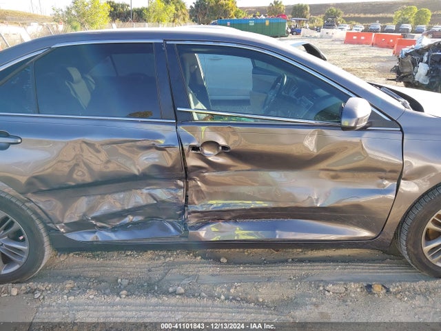 4T1BF1FK6HU643958 Toyota CAMRY SE
