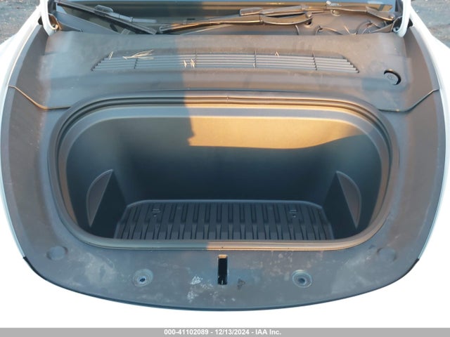 2024 TESLA MODEL Y 7SAYGDEE9RF180607 Photo 9