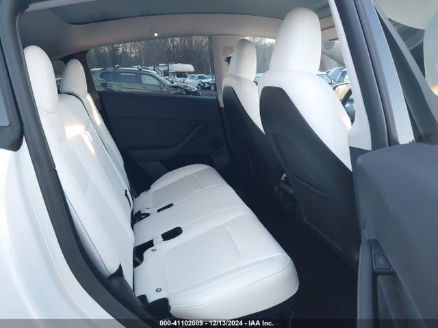 2024 TESLA MODEL Y 7SAYGDEE9RF180607 Photo 7
