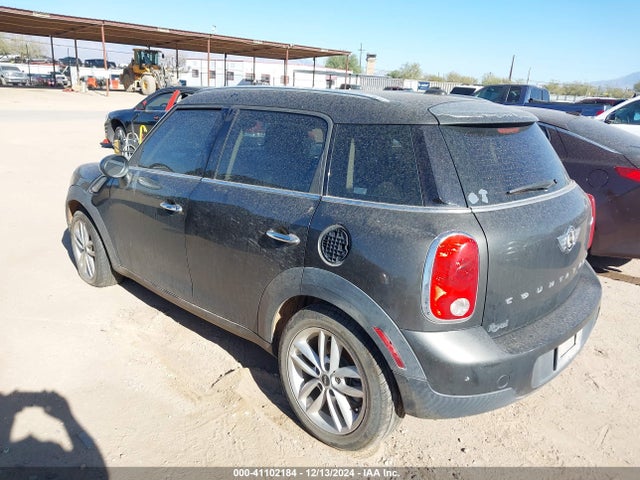 2013 MINI COUNTRYMAN WMWZB3C58DWM09115 Photo 2