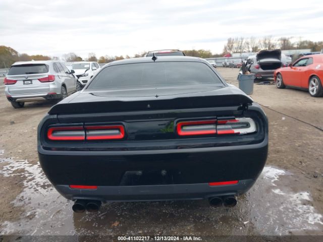 2C3CDZAT6FH782845 Dodge Challenger R/t