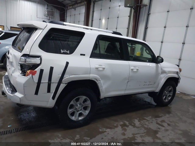 Toyota 4RUNNER SR5 2019 JTEBU5JR0K5721542 Image 13