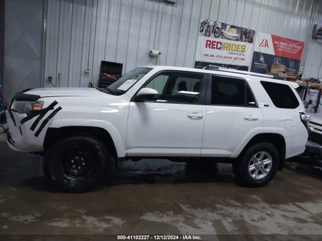 Toyota 4RUNNER SR5 2019 JTEBU5JR0K5721542 Image 14