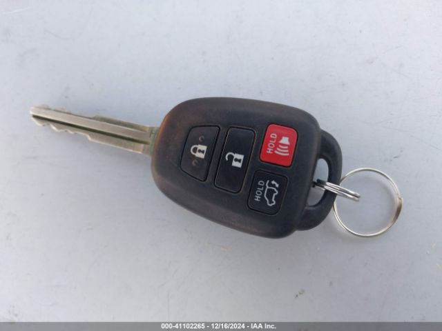 5TDBKRFH8FS191029 Toyota Highlander Le Plus V6