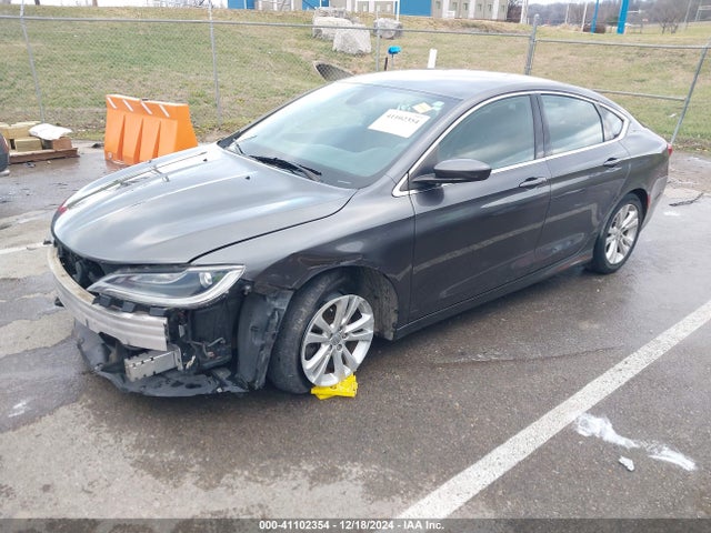 Chrysler 200 Limited 2015 1C3CCCAB3FN717188 Image 2