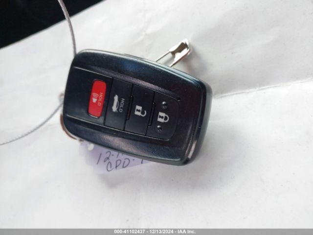 4T1B21HKXJU006621 Toyota Camry Hybrid Xle
