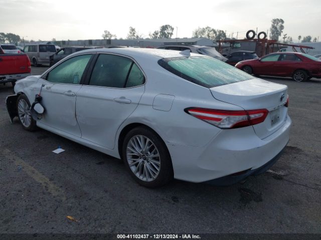 4T1B21HKXJU006621 Toyota Camry Hybrid Xle