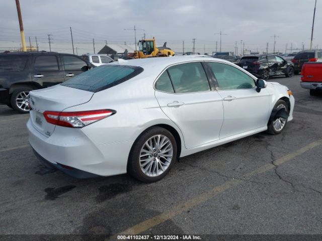 4T1B21HKXJU006621 Toyota Camry Hybrid Xle