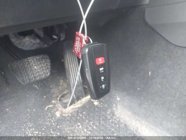 4T1R11AK3RU225203 Toyota CAMRY LE