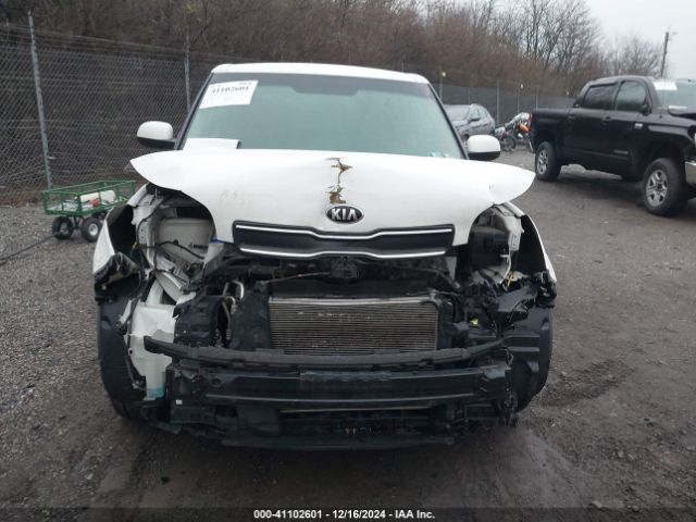 KNDJN2A2XJ7572834 KIA Soul