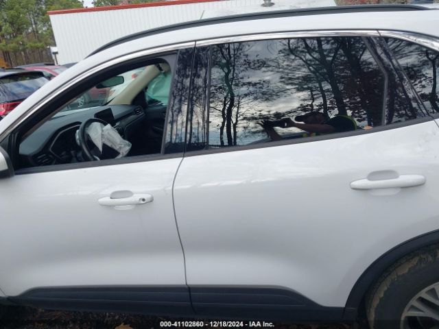 1FMCU9H92LUA15956 Ford ESCAPE SEL