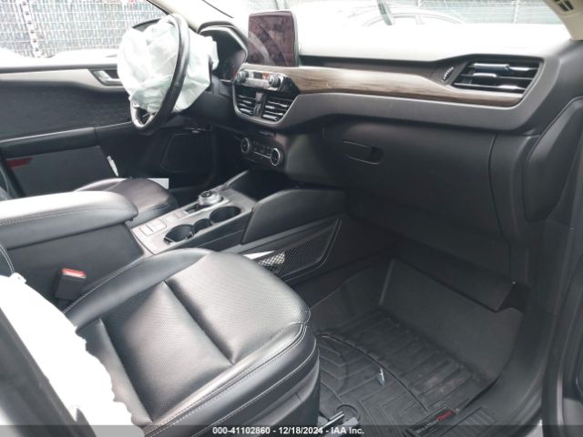 1FMCU9H92LUA15956 Ford ESCAPE SEL