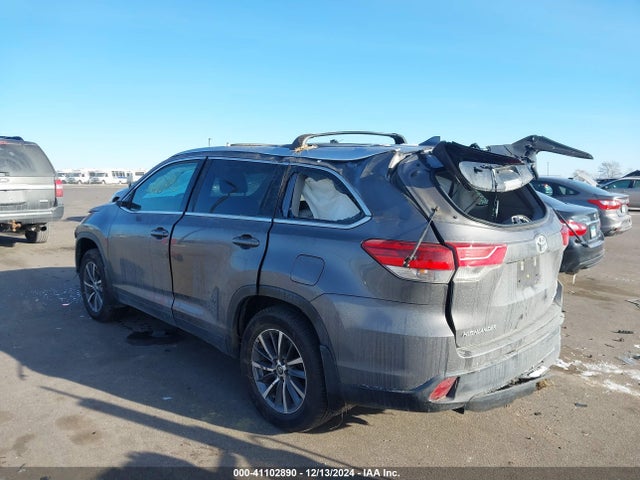 Toyota Highlander Xle 2019 5TDJZRFH4KS614657 Image 3