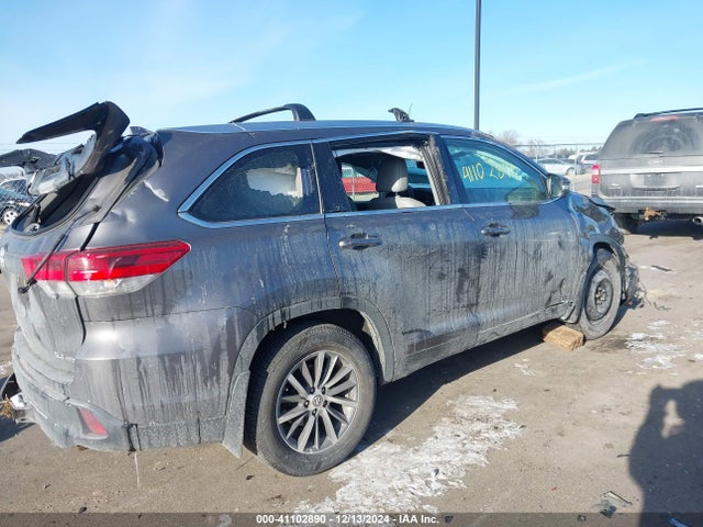Toyota Highlander Xle 2019 5TDJZRFH4KS614657 Image 4