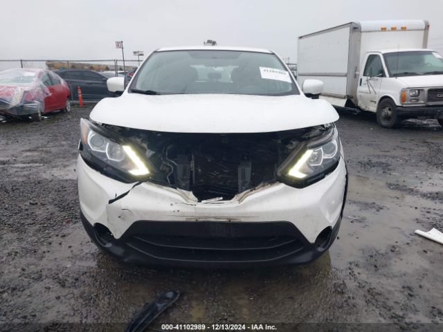 JN1BJ1CR4HW134205 Nissan Rogue Sport S