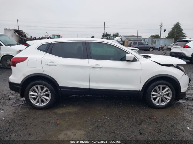 JN1BJ1CR4HW134205 Nissan Rogue Sport S