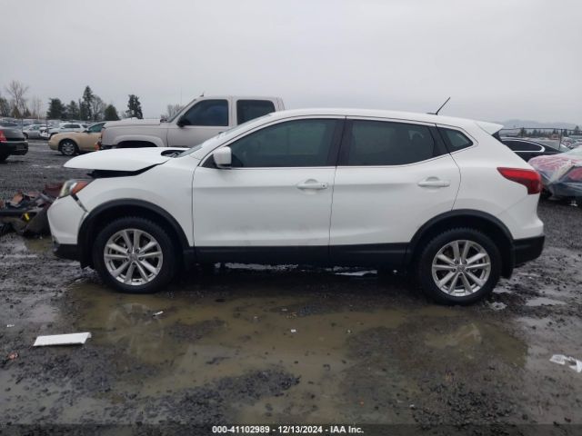 JN1BJ1CR4HW134205 Nissan Rogue Sport S