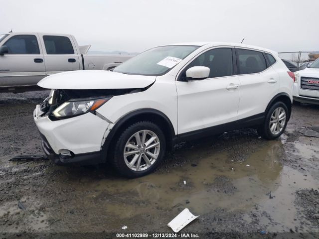 JN1BJ1CR4HW134205 Nissan Rogue Sport S