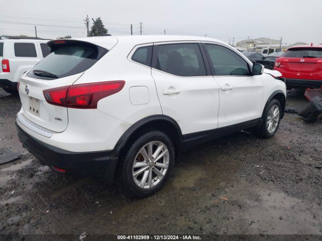 JN1BJ1CR4HW134205 Nissan Rogue Sport S