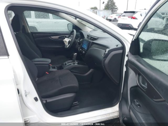 JN1BJ1CR4HW134205 Nissan Rogue Sport S