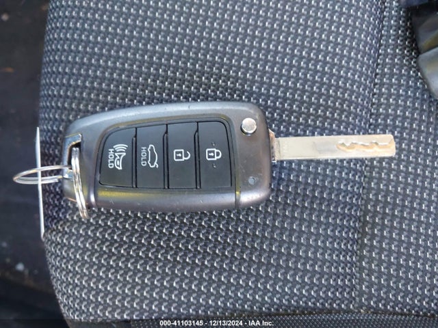 3KPC24A69LE119856 Hyundai ACCENT SE