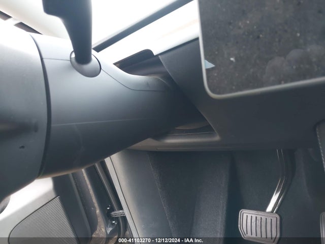 2024 TESLA MODEL Y 7SAYGAEE8RF069271 Photo 10
