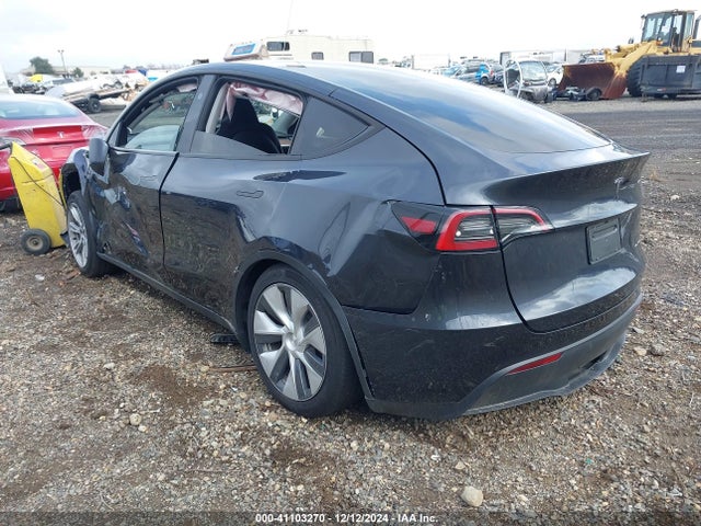 2024 TESLA MODEL Y 7SAYGAEE8RF069271 Photo 2